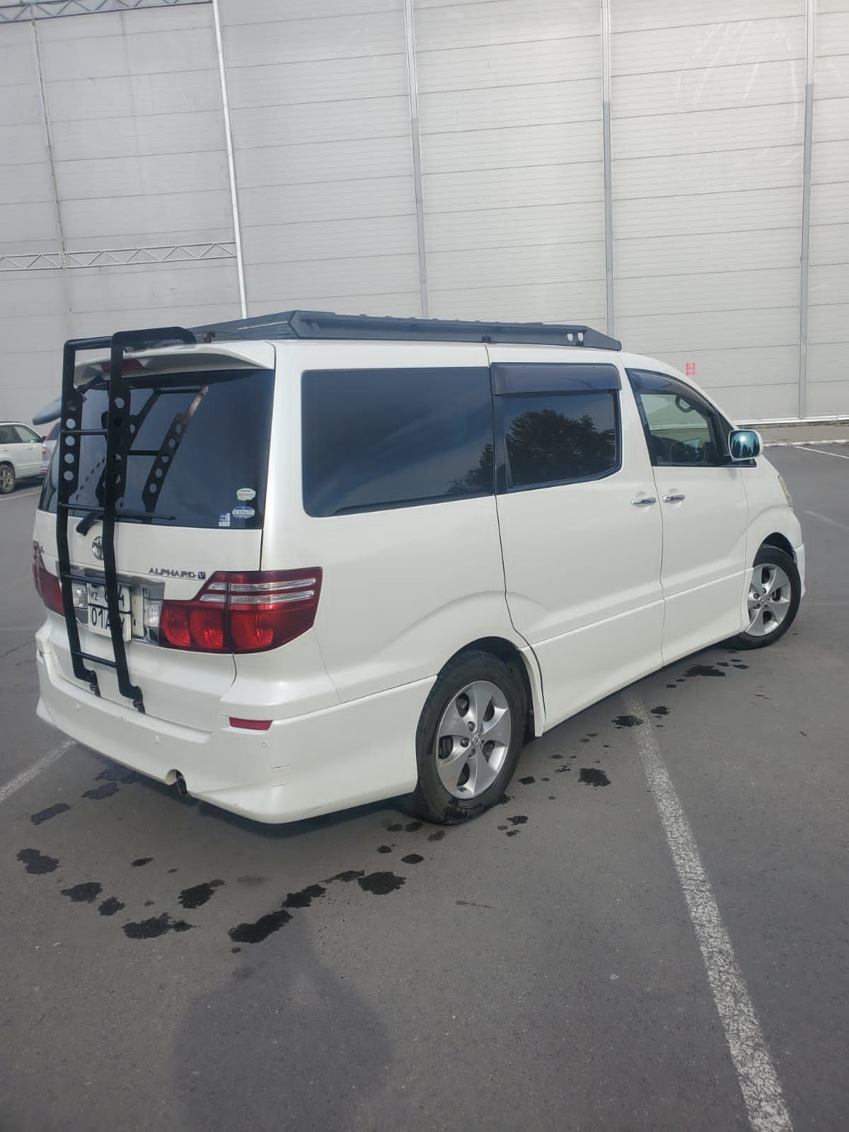 Toyota Alphard 2008 года 3,0