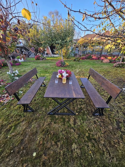 Ръчно изработена масивна маса с две пейки