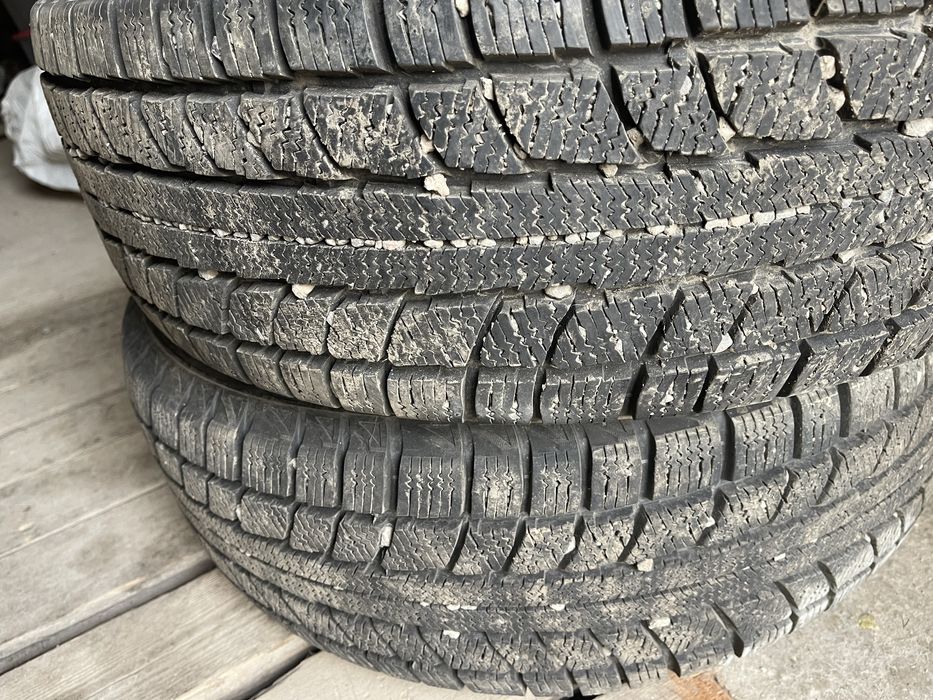 Зимняя резина 215/60/16