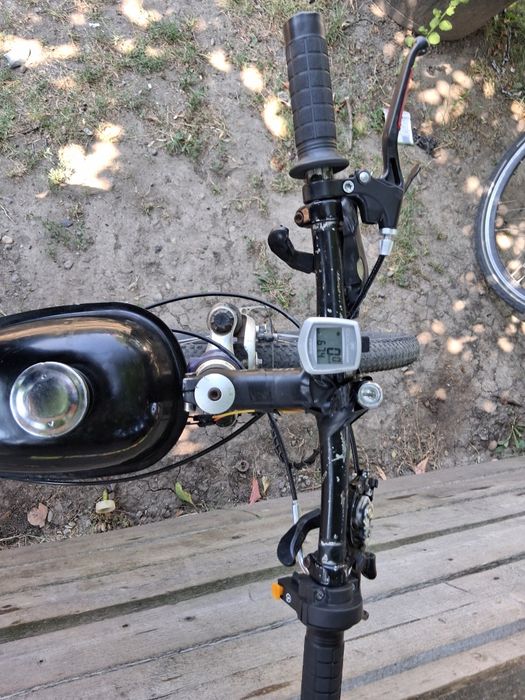 Vand bicicleta cu motor 80cc sau schimb cu scuter