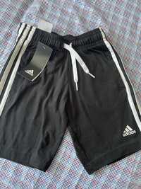 Pantaloni scurti Adidas noi