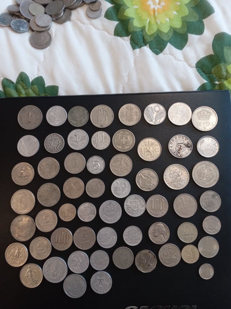 Чуждестранни и български монети