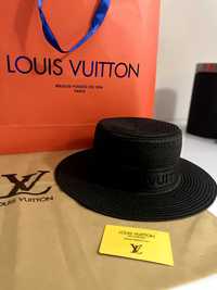 Pălărie Louis Vuitton, Christian Dior, Chloe, Prada