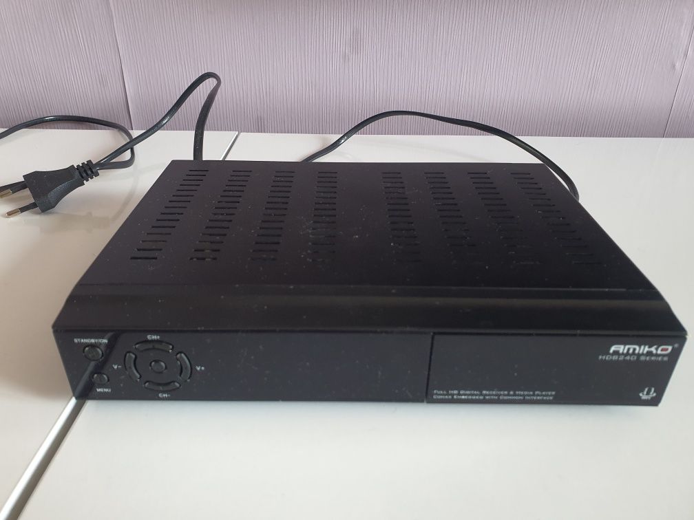 Amiko HD8240 Series — цифров сателитен/кабелен приемник