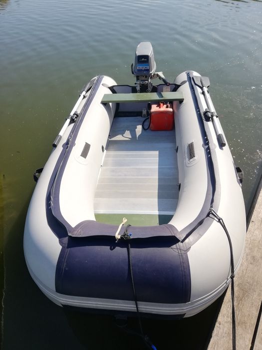 Barcă pneumatica cu motor suzuki