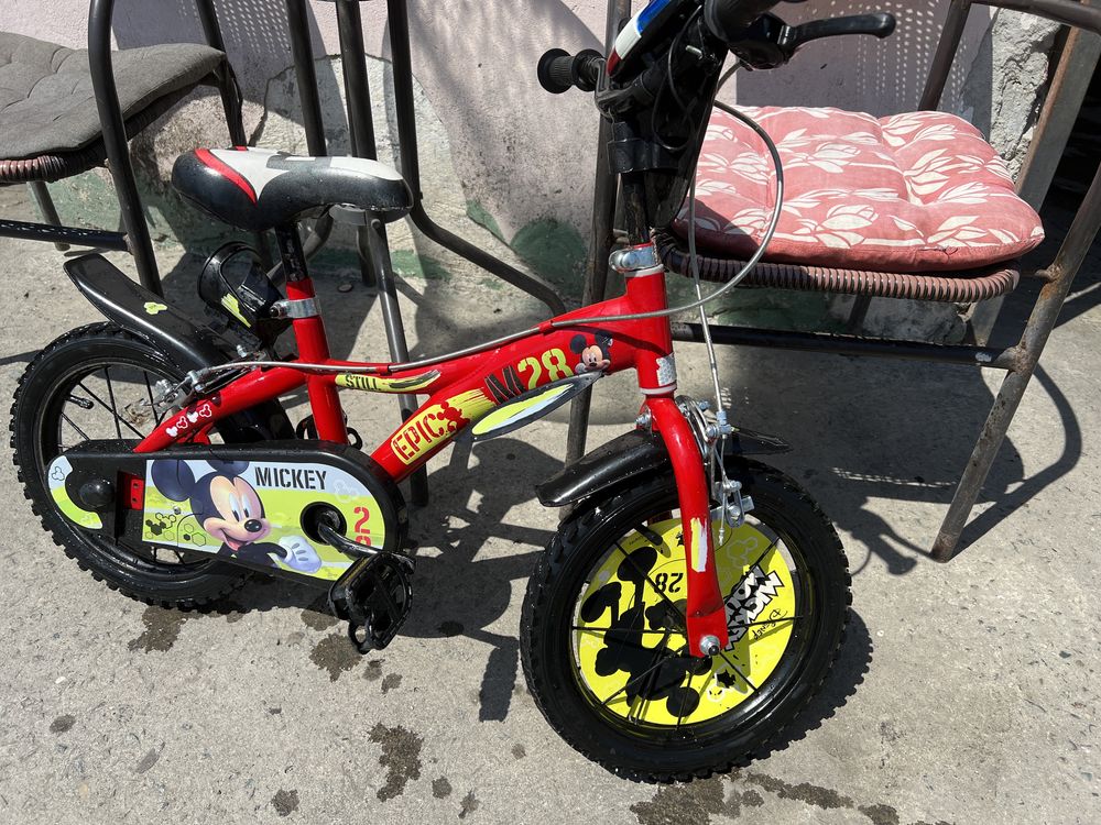 Bicicletă baieti,fete mickey mouse achizitie Emag roti ajutatoare