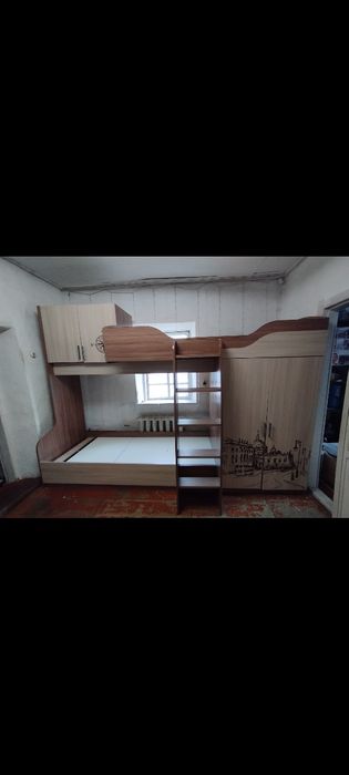 Продам двухъярусную кровать