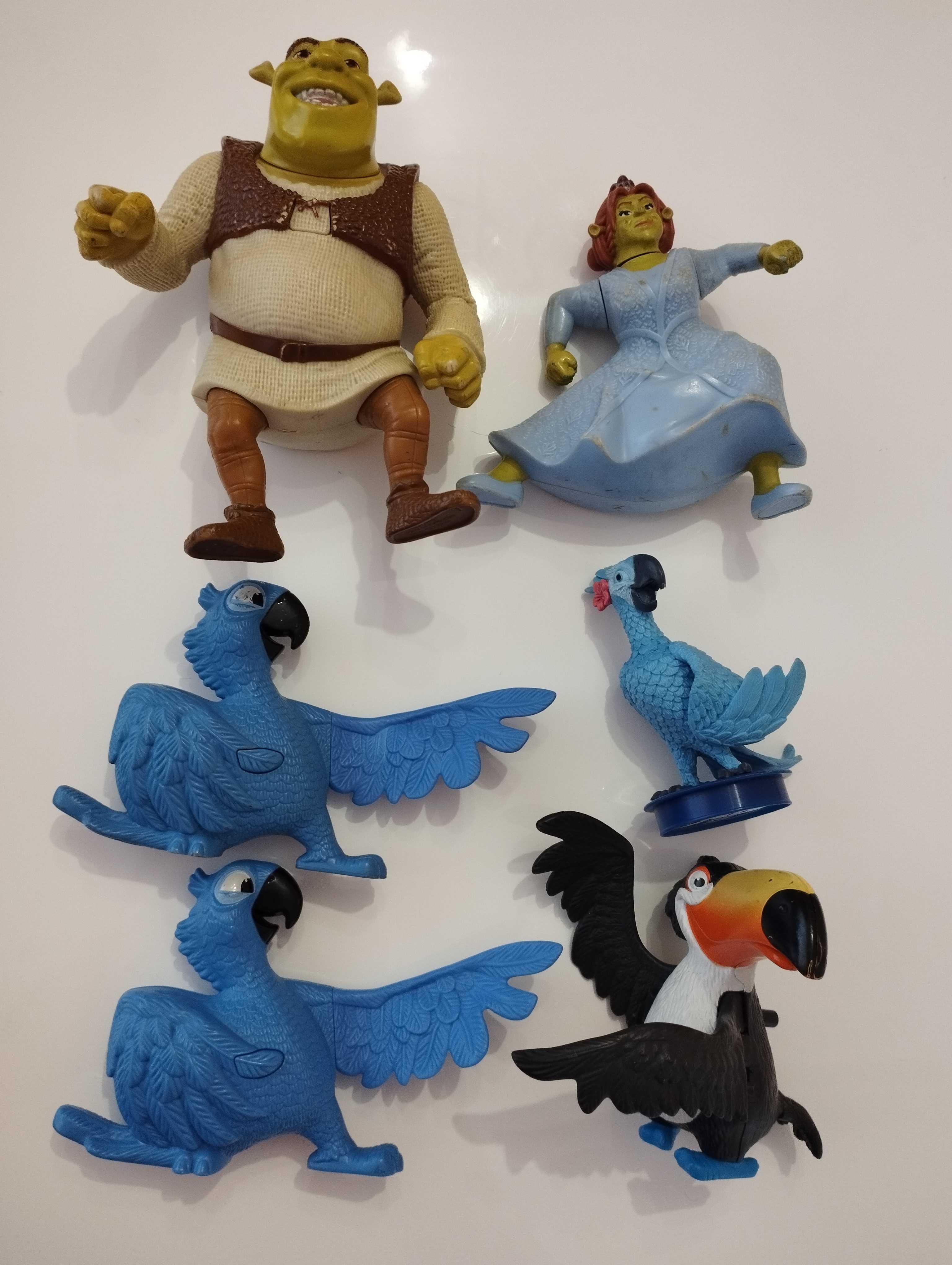 Малки играчки, коли, самолети, топчета, джамини, стикита