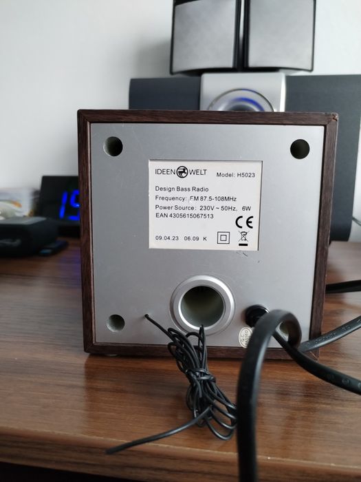 Vând radio FM impecabil