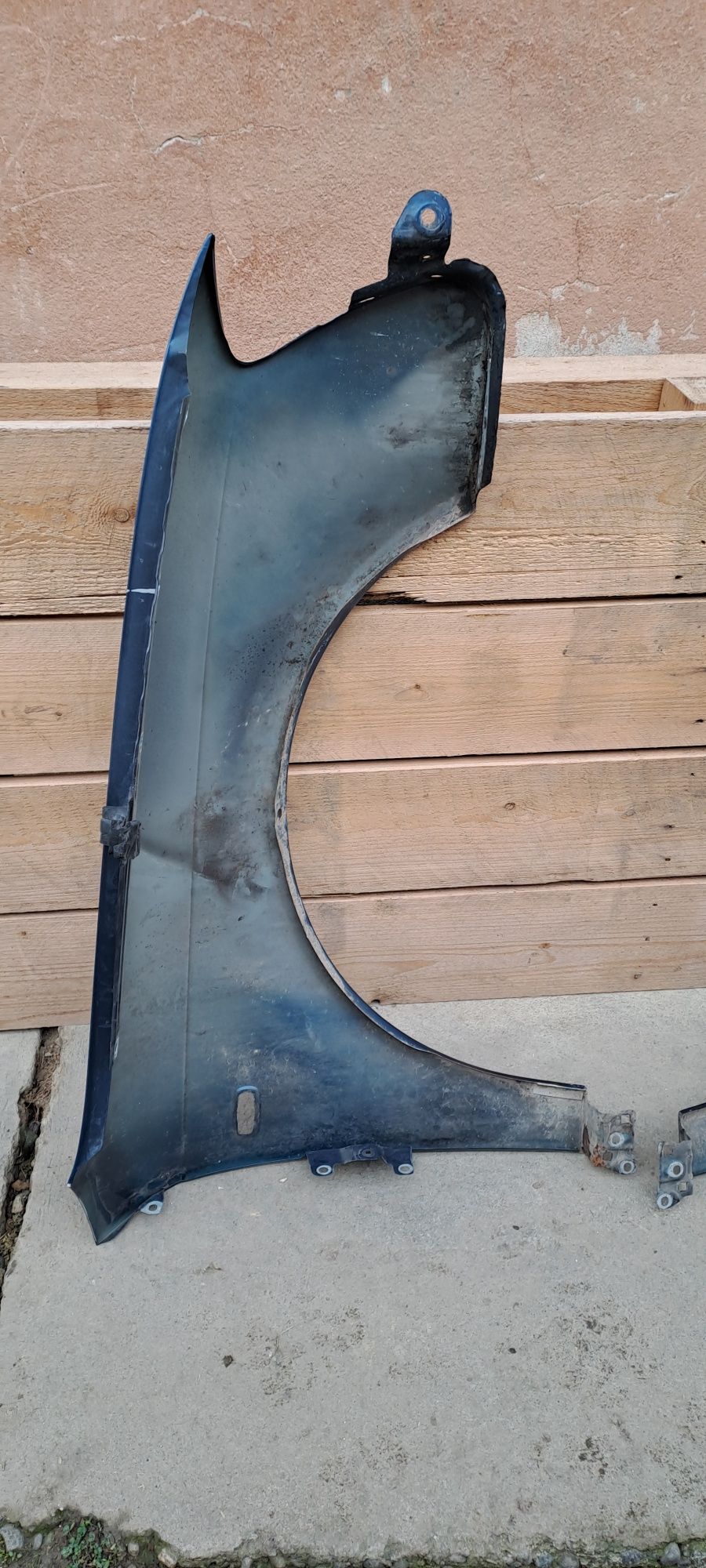 Aripa audi a4b7 albastru lz5c