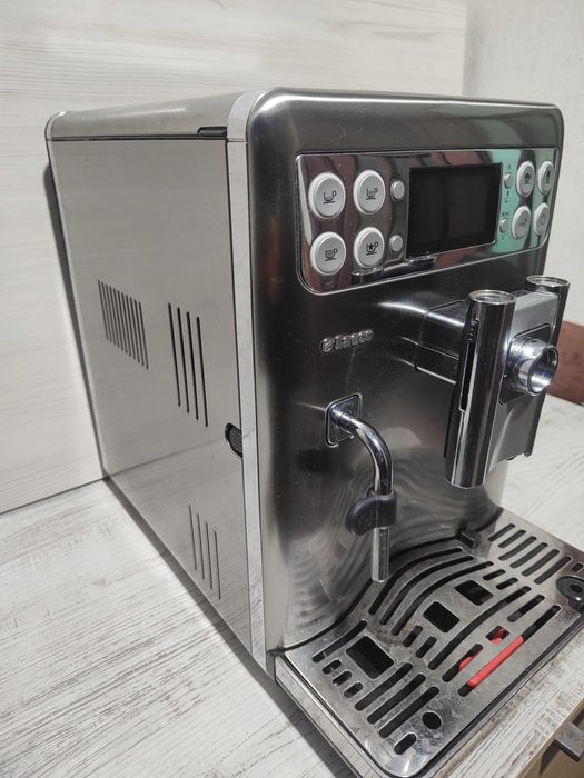 Кафеавтомат - робот Saeco EXPRELIA EVO