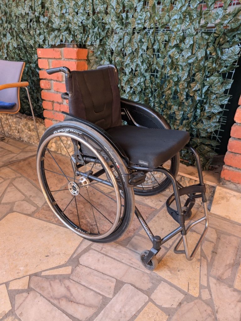 Scaun rulant Activ carut Panthera U3 carbon 39 handicap dizabilitati