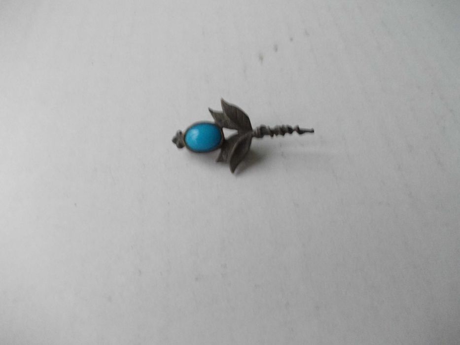 Brosa veche din argint cu piatra 1