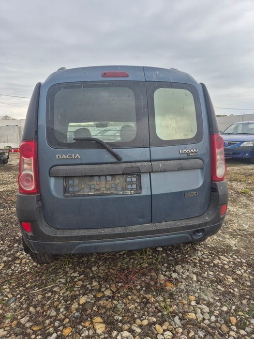 Usi batante Logan mcv 1