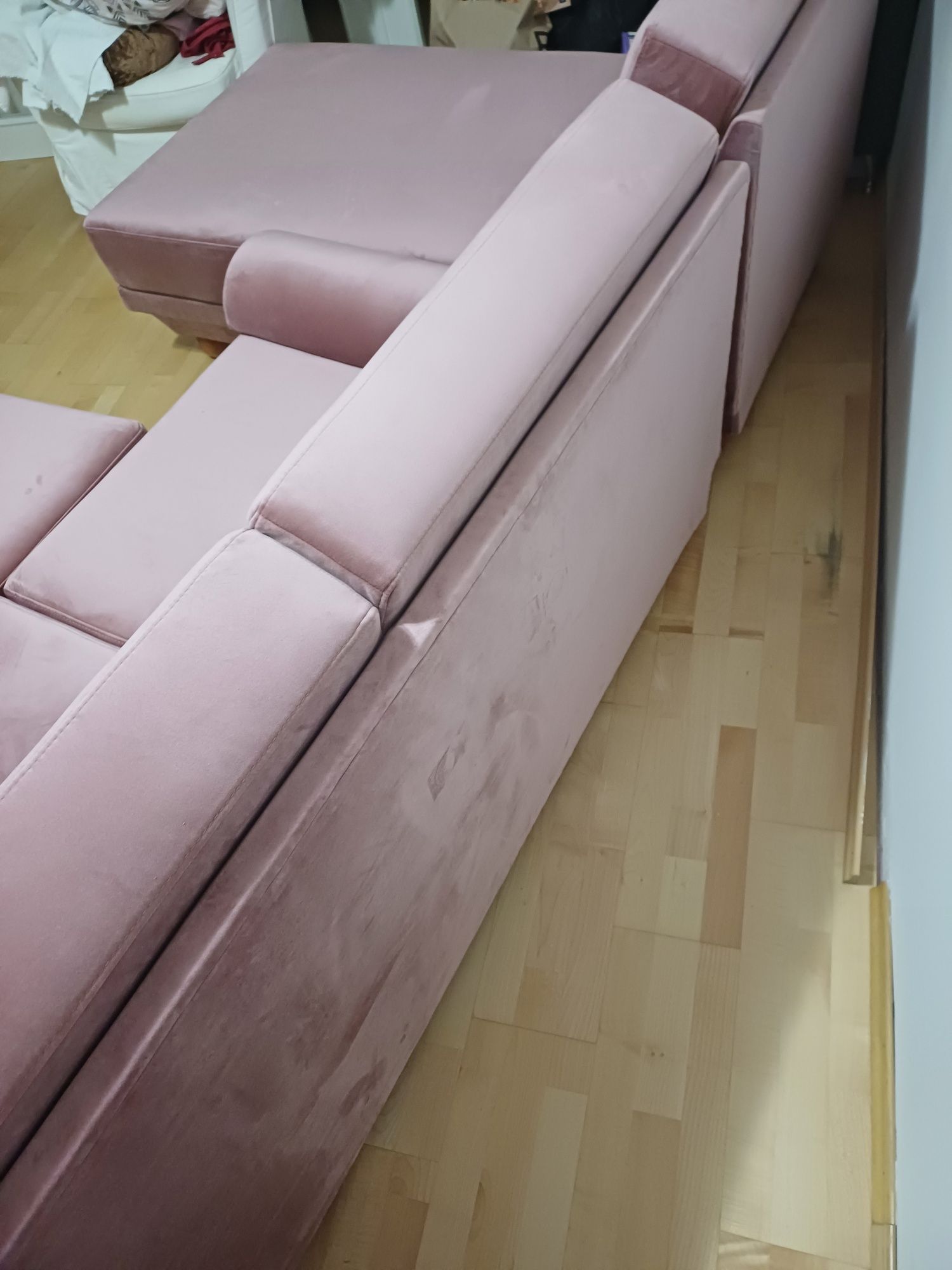 Нов ъглов диван с табуретка