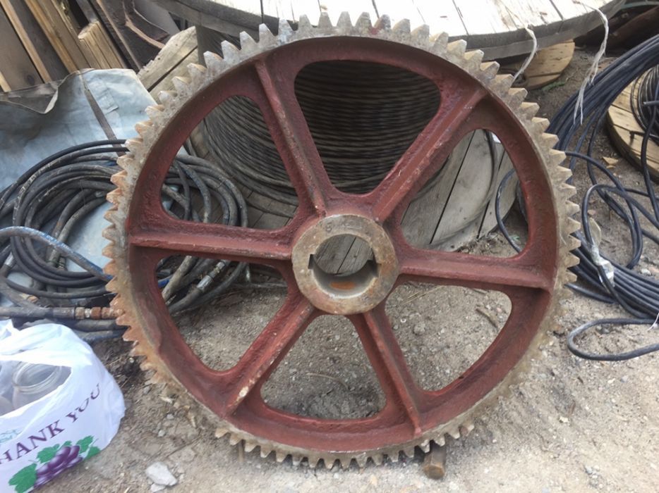 Продам шестерню 80 зубов