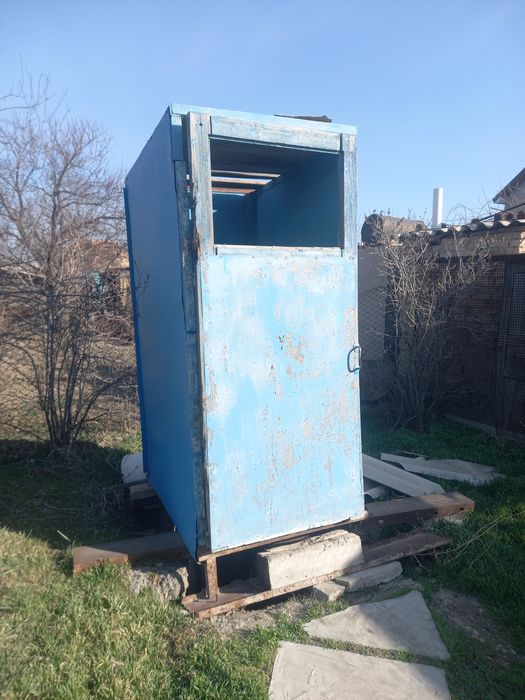 Туалет уличный, железный синего цвета размер 1×1,2