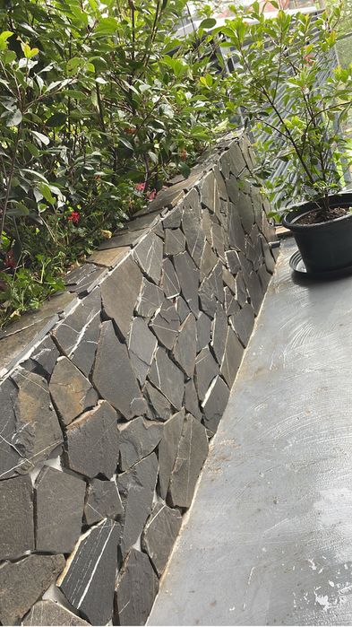 Executam orice fel de finisaje interioare si exterioare