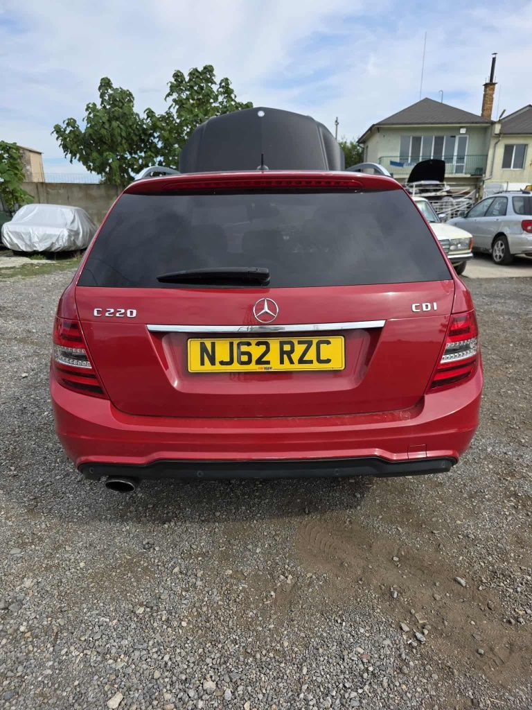 Mercedea-Benz C220