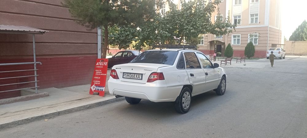 Мошина полний краска булган мотор ходовойи яхши  Нексия 3 хам сотилади