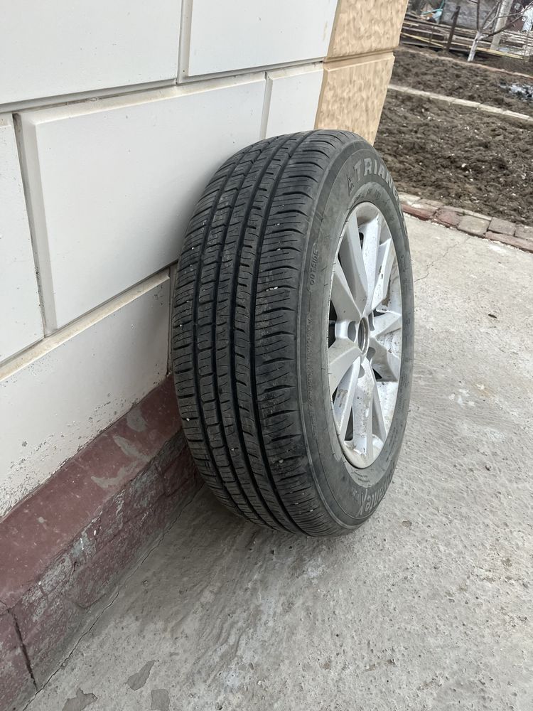 Продам шину Triangle 205/65 R16