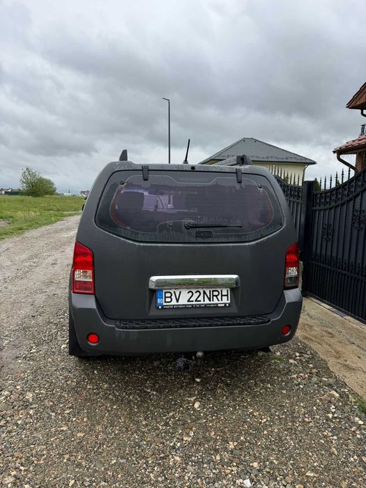 Nissan Pathfinder-Autoutilitara 2.5diesel