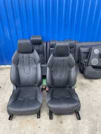 Interior din piele , scaune față și banchetă Land Rover Evoque