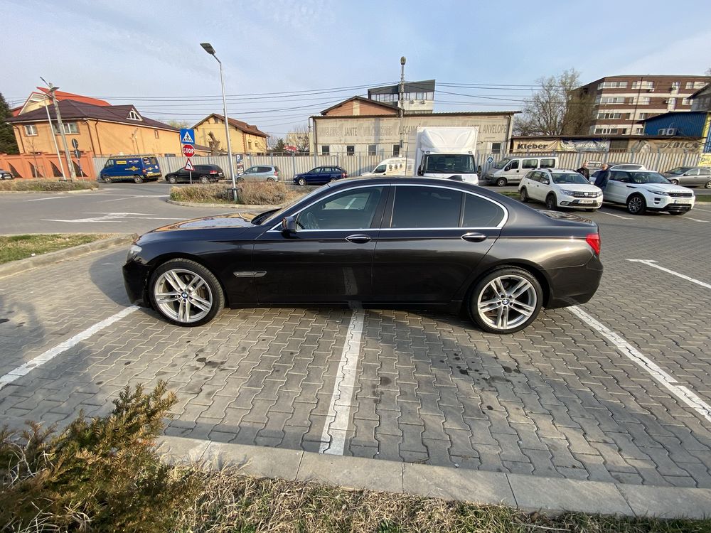 BMW 730D Long ( F02 )