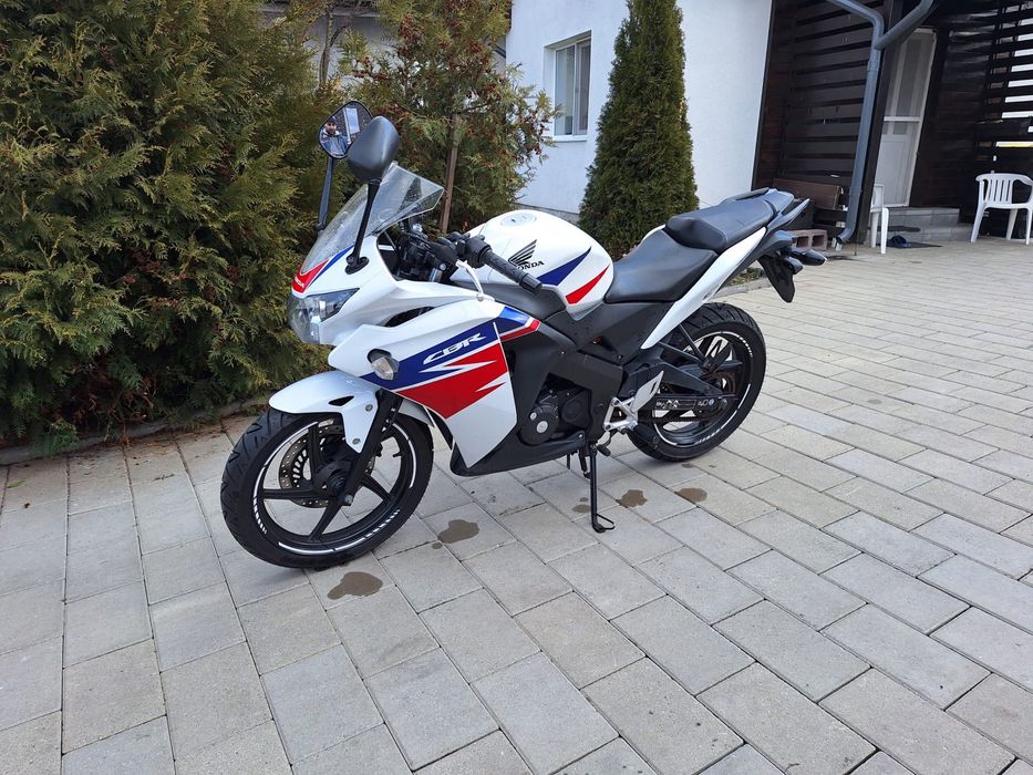 Honda CBR 125 (yzf duke mt)