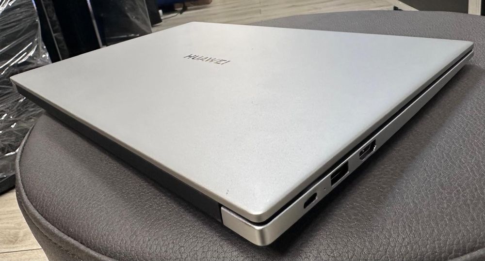 Amanet F28: Laptop Huawei MateBook i5 SSD 500gb