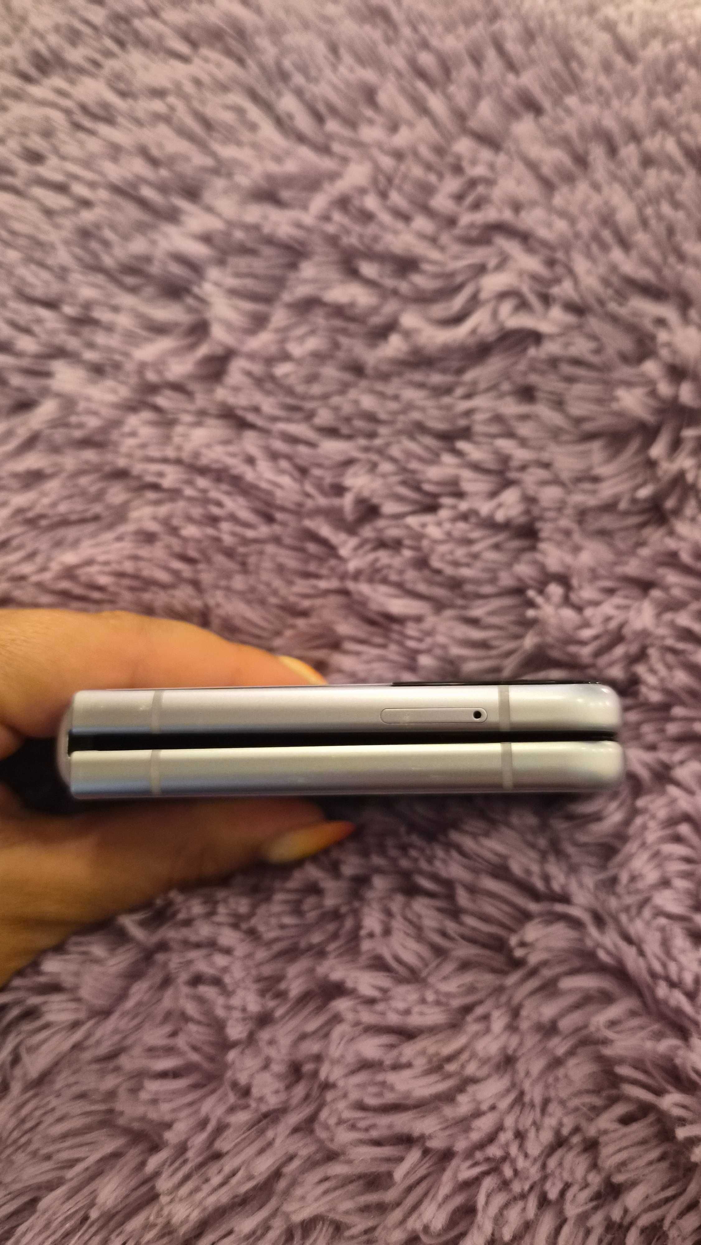 Samsung Galaxy Z Flip 3