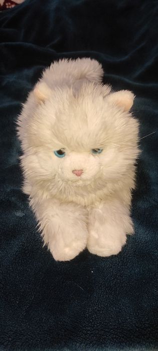 Продам мягкую игрушку кошка