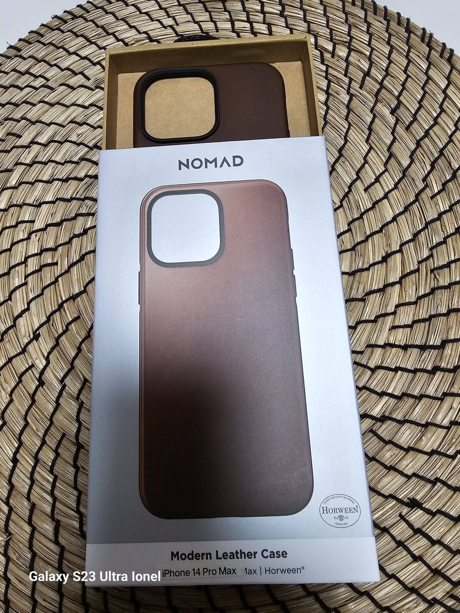 Husa Piele Nomad  iPhone 14 Pro Max