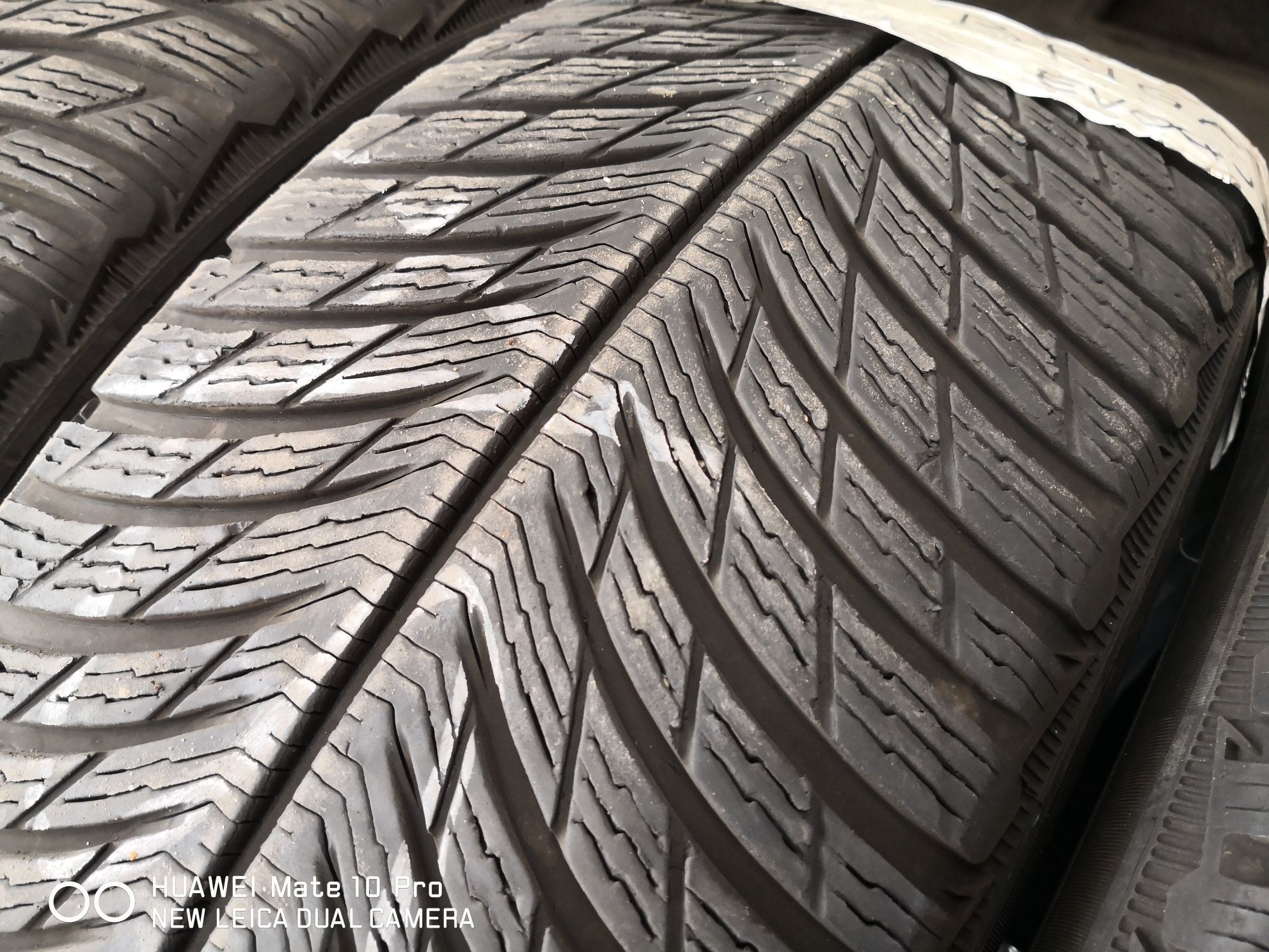 225 45 18 предни 245 40 18 задни гуми спорт пакет Michelin