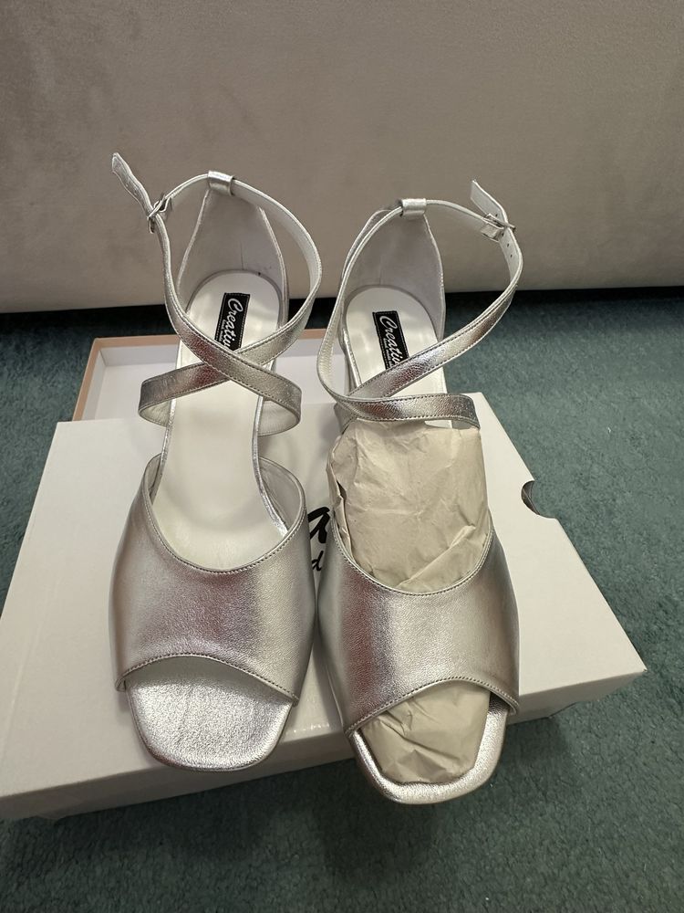 Pantofi argintii 40 - piele
