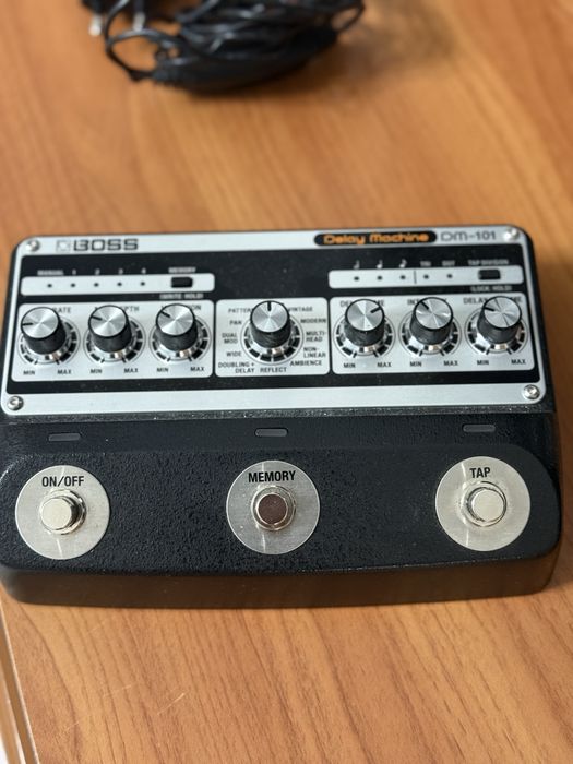 Продам гитарную примочку Boss DM-101 Delay Machine