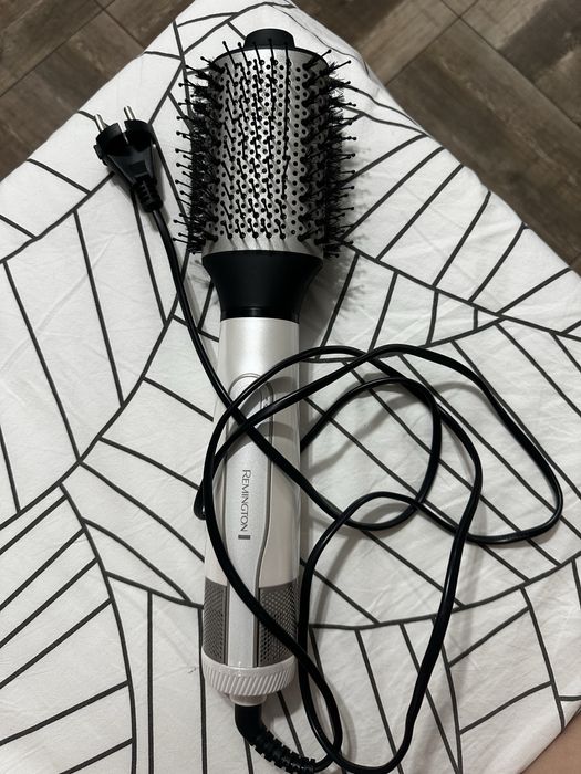 Remington четка-сешоар за обем и оформяне на коса