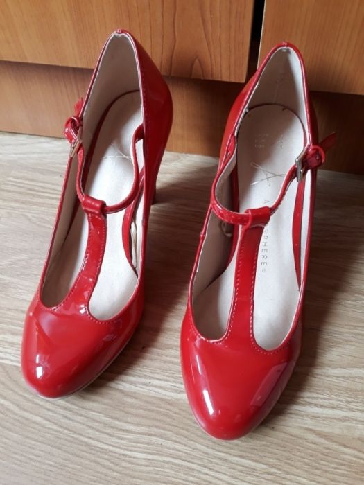 Pantofi purtati o singura data