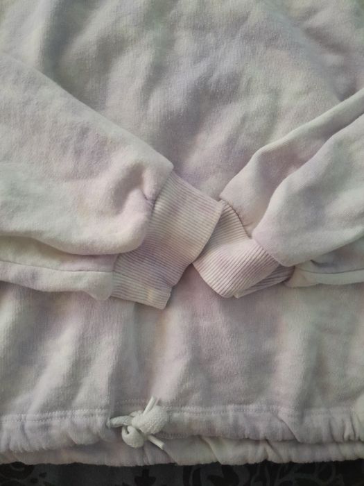 Черен и шарен суичър