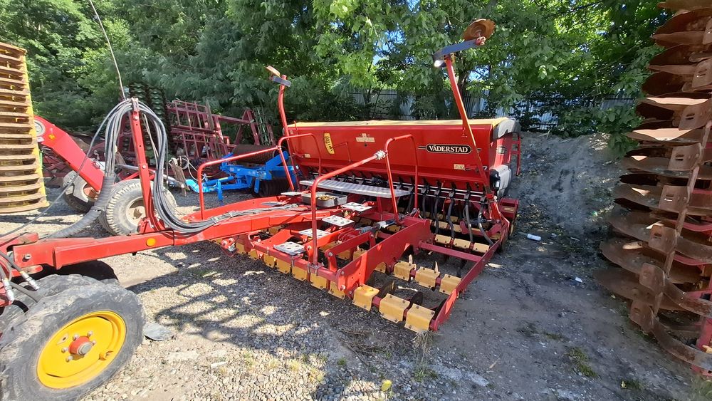 Semanatoare Vaderstad Tempo T6 +  Rapid400 C si Gaspardo MTR 6