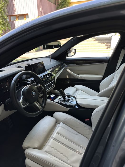 BMW G30 520D 190CP/ Pachet M/Faruri Led/Ceasuri digitale/Proprietar