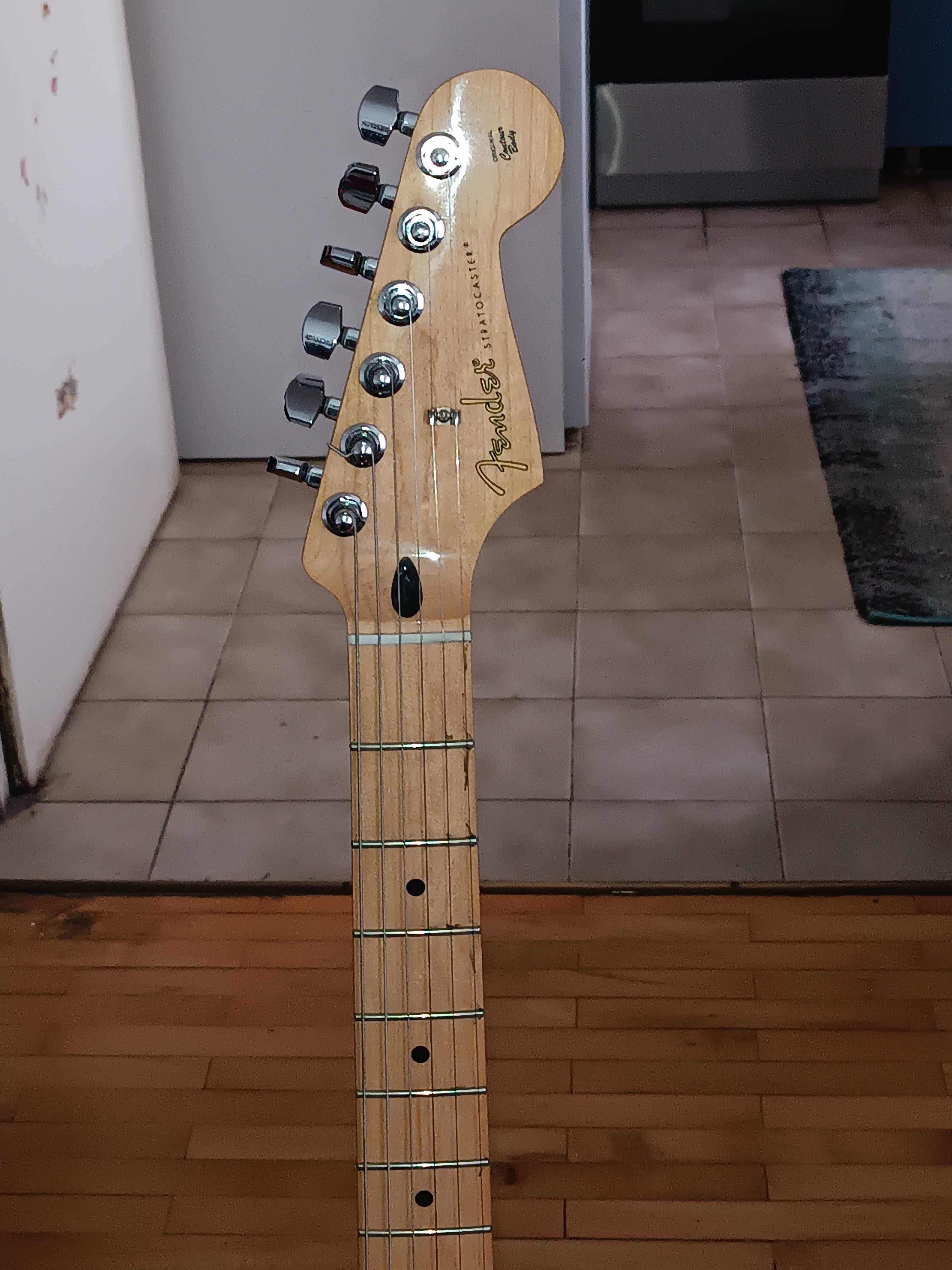 Продавам Fender Strat SSH и Ibanez Blue Reef Gradation