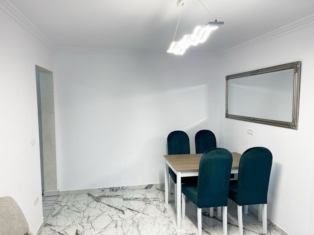 Vand apartament 3 camere