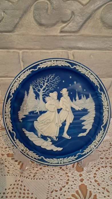 Декоративни чинии Коледни камеи