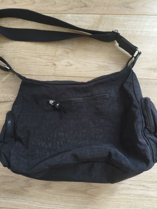 Geanta Tchibo cu multe buzunare