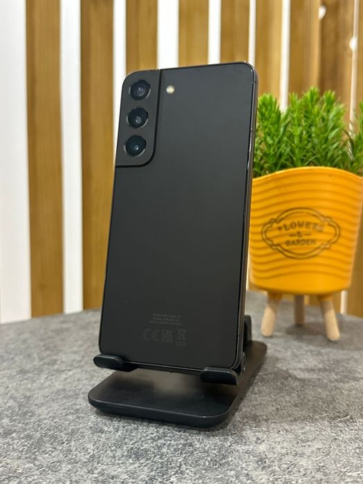 Samsung S22 5G de 128GB ca Nou cu Husă Folie și Cablu