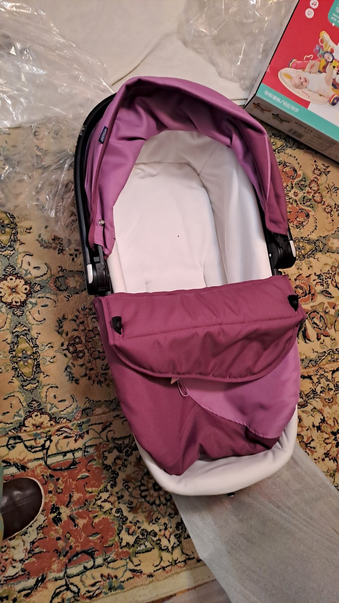 Люлка,переноска от коляски Chicco.Плюс в подарок гнездо отличном состо