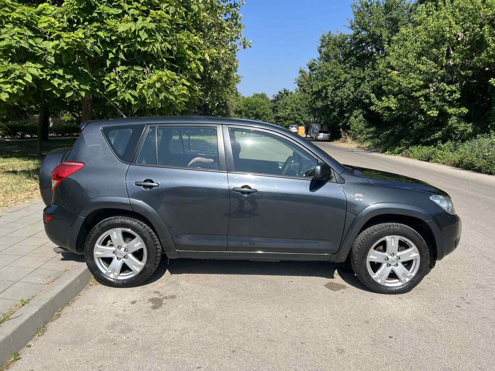 Toyota Rav4 2.2 177 к.с