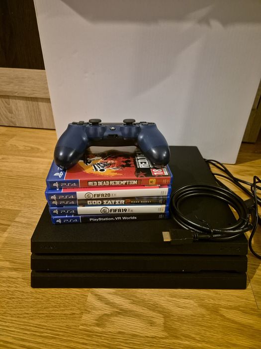 Playstation 4 Pro, 1TB, stare ca nou, cutie originala!