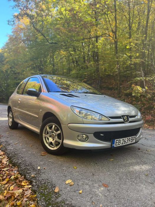 Peugeot 206 1.6 бензин пежо